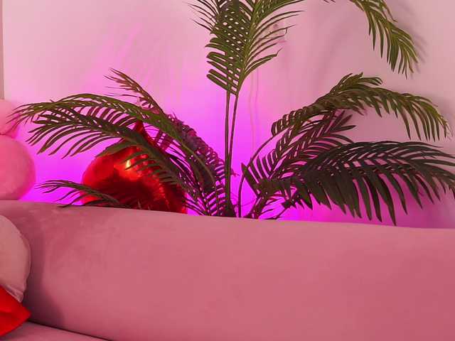 Live sex webcam photo for TheFallingAngel #290828372