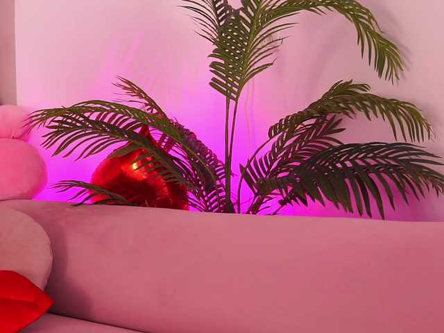 Live sex webcam photo for TheFallingAngel #290845818