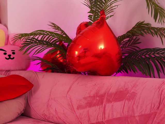 Live sex webcam photo for TheFallingAngel #291058144