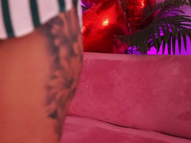 Live sex webcam photo for TheFallingAngel #291364154