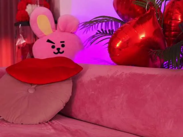 Live sex webcam photo for TheFallingAngel #291392025