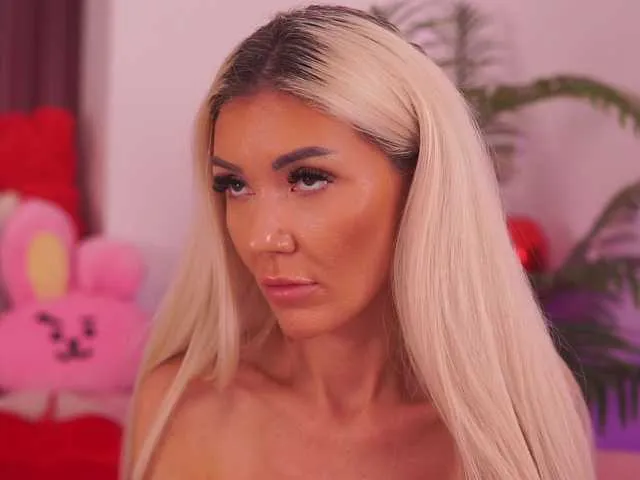 Live sex webcam photo for TheFallingAngel #292235604