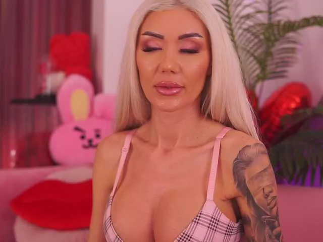 Live sex webcam photo for TheFallingAngel #292268806