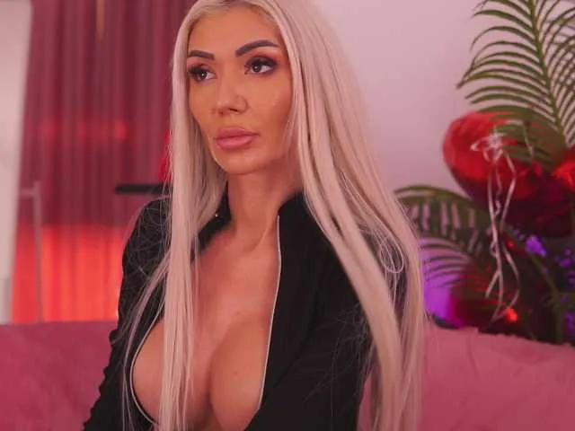 Live sex webcam photo for TheFallingAngel #292348040