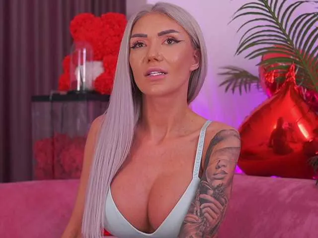 Live sex webcam photo for TheFallingAngel #293772337