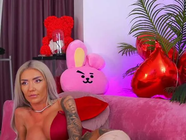 Live sex webcam photo for TheFallingAngel #293863483