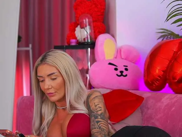 Live sex webcam photo for TheFallingAngel #293934862