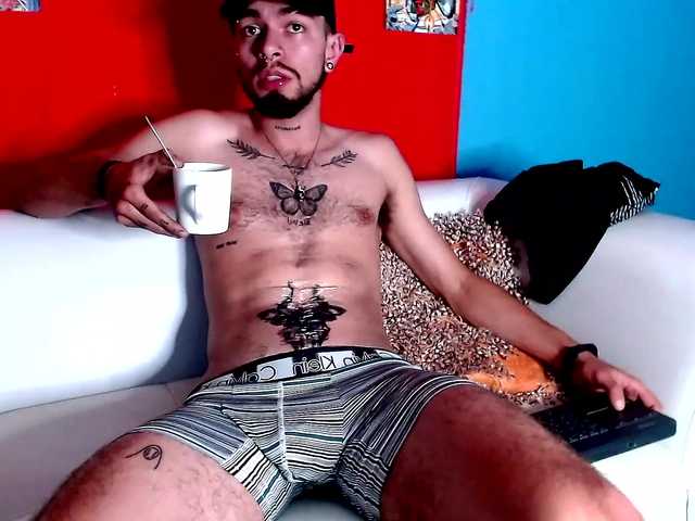 Live sex webcam photo for Theferxxo #273685523