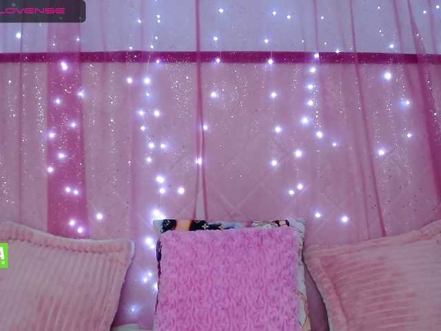 Live sex webcam photo for TheQueenAss #271883276