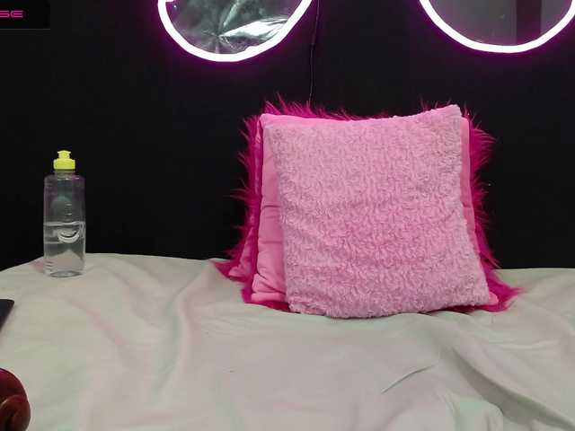 Live sex webcam photo for TheQueenAss #272929574