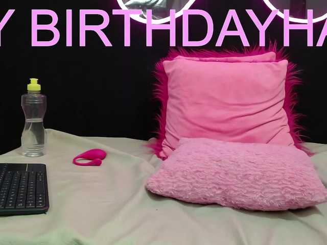 Live sex webcam photo for TheQueenAss #273138402