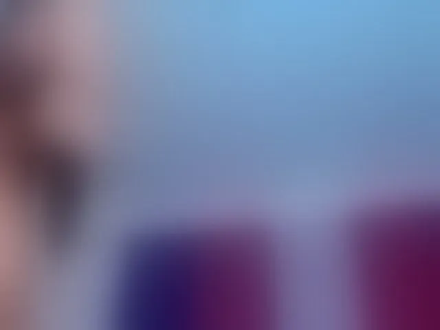 Live sex webcam photo for TheQueenns #292518010