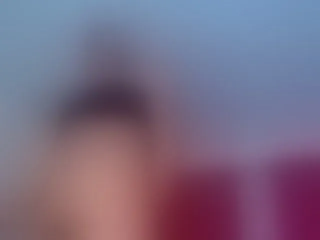 Live sex webcam photo for TheQueenns #292745738