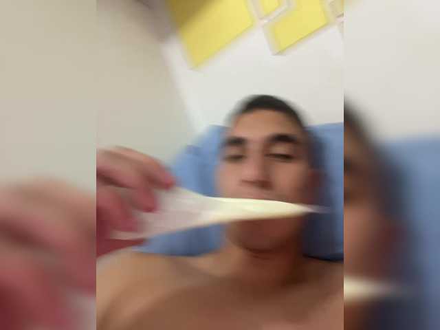 Live sex webcam photo for TheTwins11 #292018980