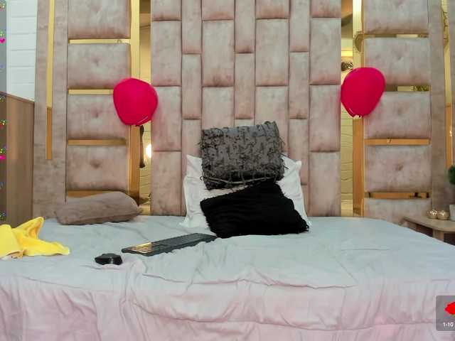 Live sex webcam photo for Theabelle #277351220