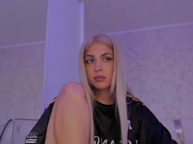 Live sex webcam photo for Theajoy #291282888