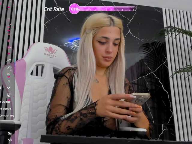 Live sex webcam photo for Theajoy #291421637