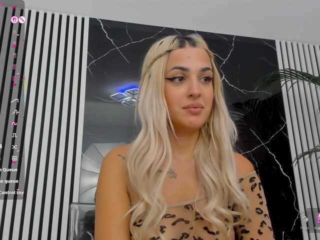 Live sex webcam photo for Theajoy #291573354