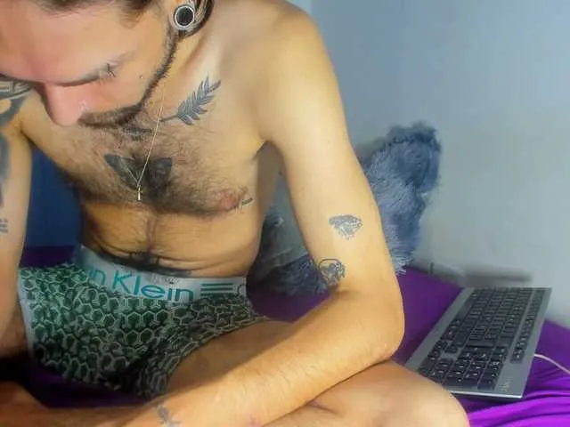 Live sex webcam photo for Theferxxo #292179321