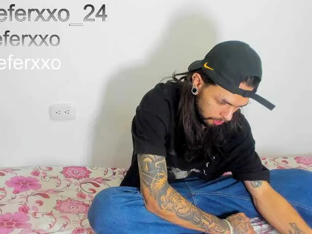 Live sex webcam photo for Theferxxo #292216806