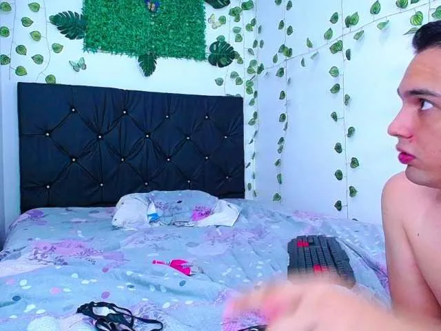 Live sex webcam photo for Thehotcouple2 #274324662