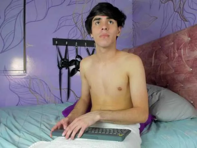 Live sex webcam photo for Thehunterboys #277955045