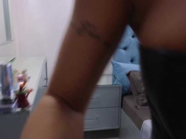 Live sex webcam photo for Theowonder #277991041