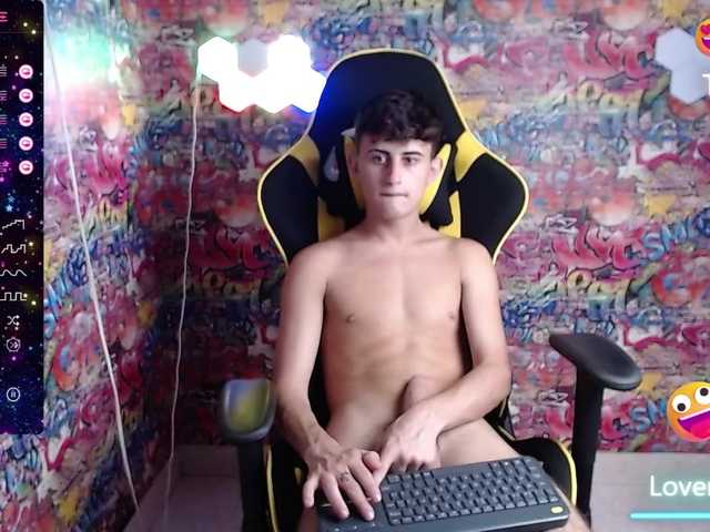 Live sex webcam photo for Theslimboy #277273320