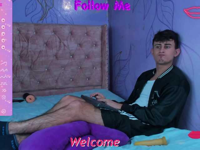 Live sex webcam photo for Theslimboy #277486355