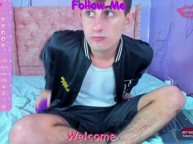 Live sex webcam photo for Theslimboy #277525623