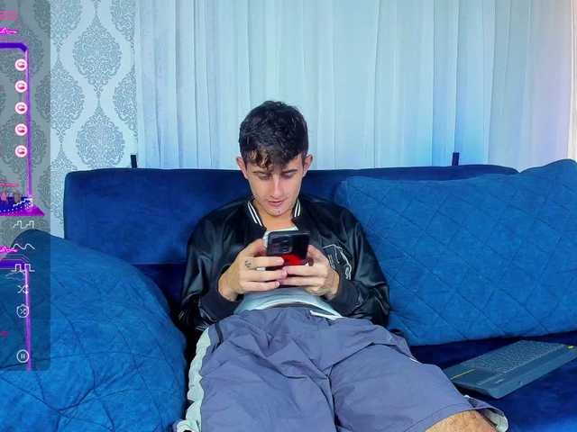 Live sex webcam photo for Theslimboy #277570126