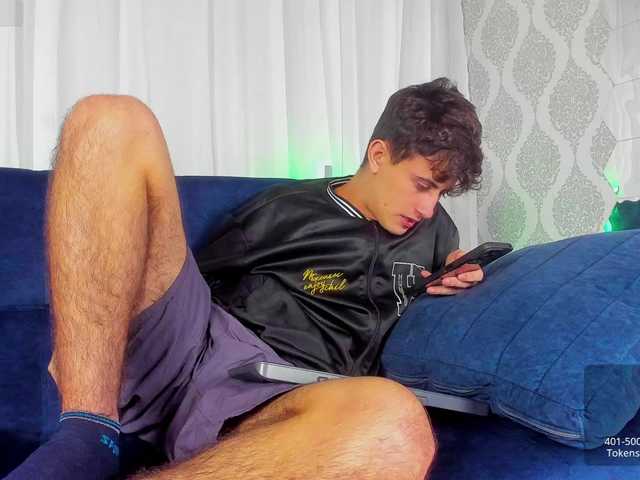 Live sex webcam photo for Theslimboy #277597797