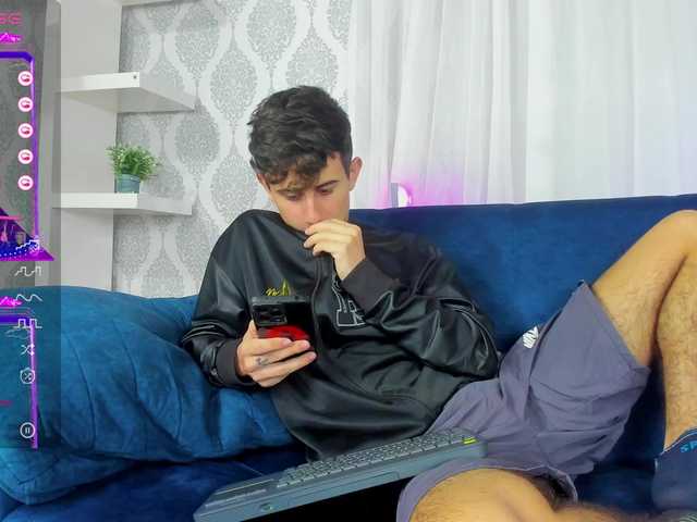 Live sex webcam photo for Theslimboy #277622885