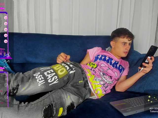 Live sex webcam photo for Theslimboy #277760878