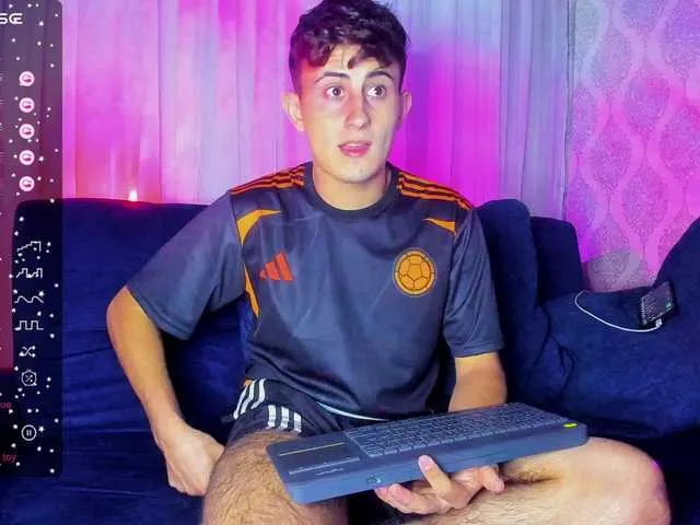 Live sex webcam photo for Theslimboy #283771443