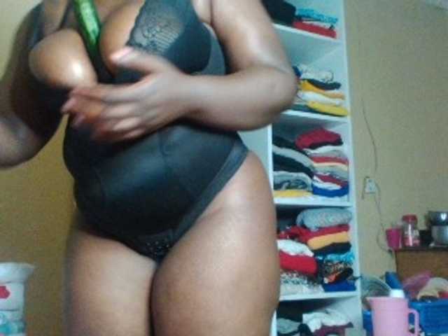 Live sex webcam photo for ThickAfricanEbony #276565777