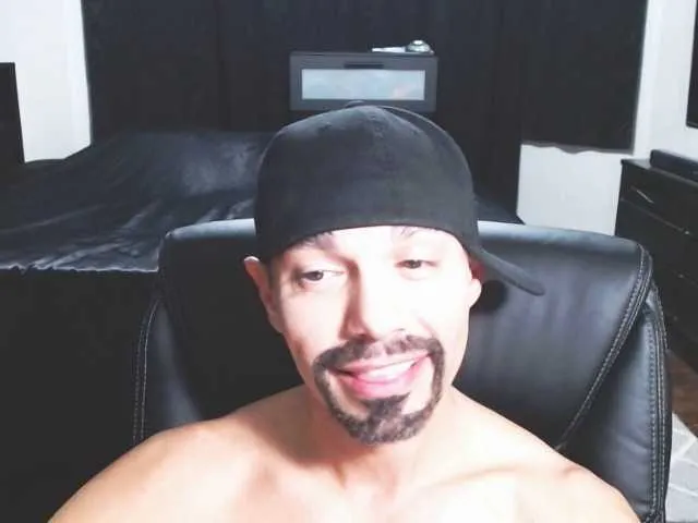 Live sex webcam photo for ThickD2C #277150963