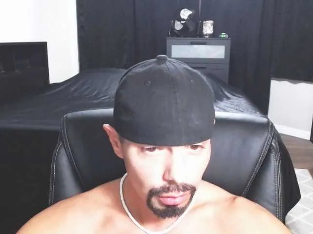 Live sex webcam photo for ThickD2C #277168410