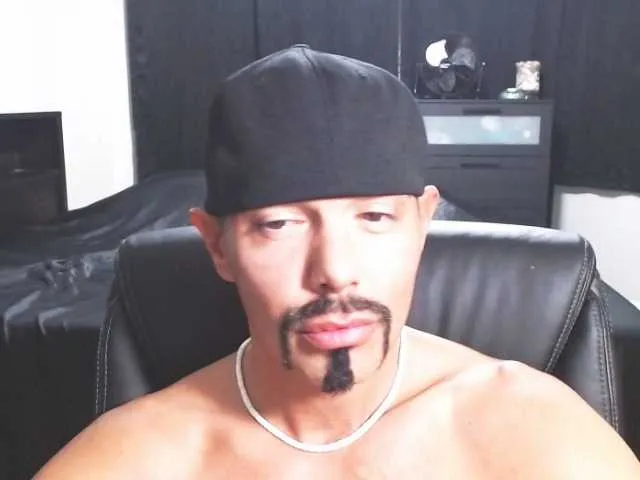 Live sex webcam photo for ThickD2C #277369729