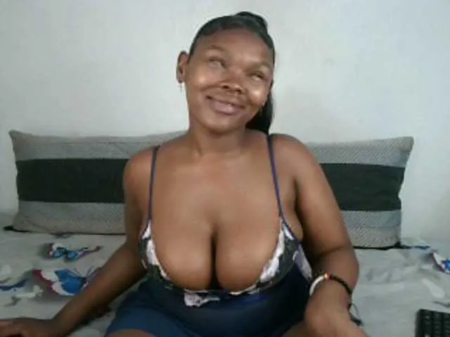 Live sex webcam photo for Thickqueenxxx #290287958