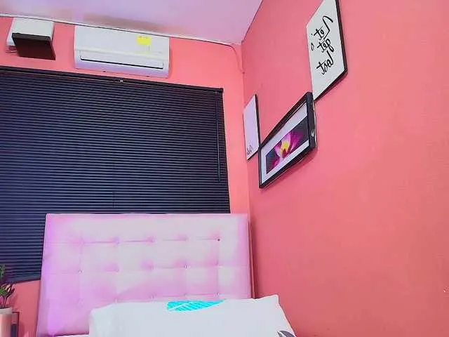 Live sex webcam photo for ThinPrincess #290443076