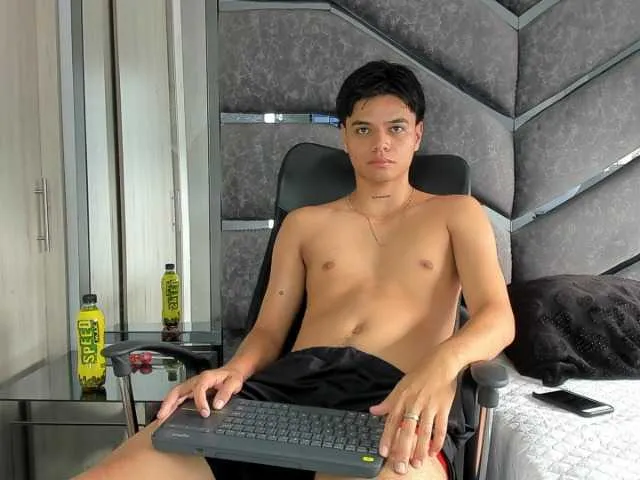 Live sex webcam photo for Thomas-escobar1 #276733581