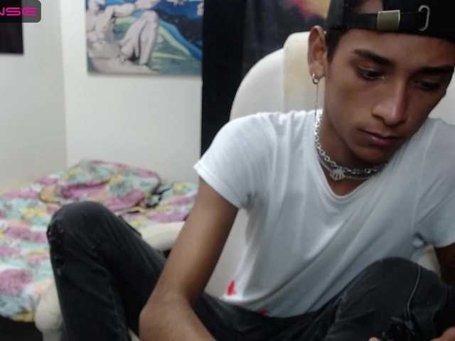 Live sex webcam photo for ThomasEscalante #275710684