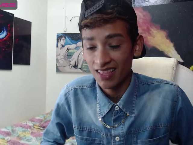 Live sex webcam photo for ThomasEscalante #275746005