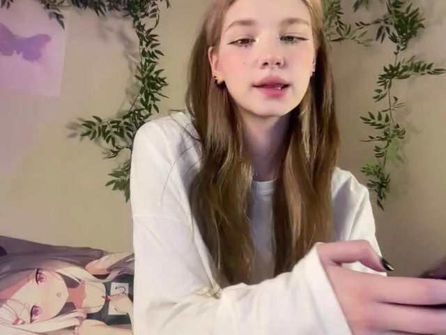 Live sex webcam photo for ThreeHannahhh #277429377