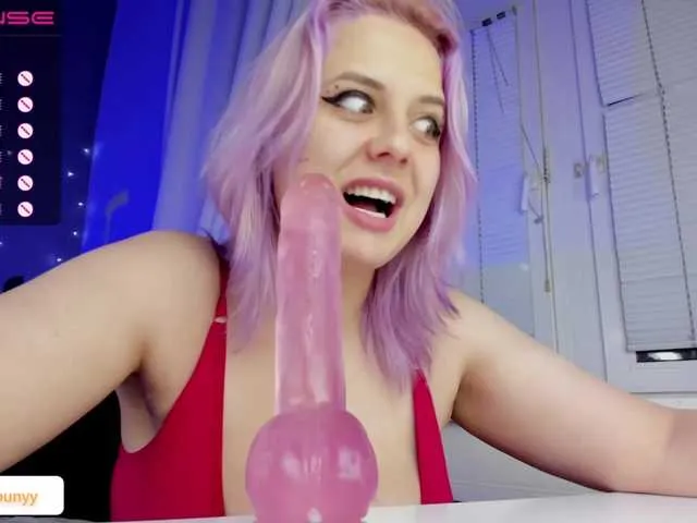 Live sex webcam photo for TiReyya #275898112