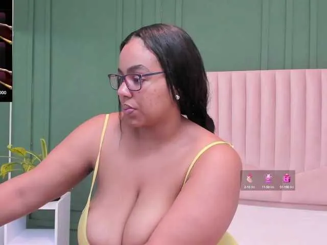 Live sex webcam photo for Tiana-Moon #291669650
