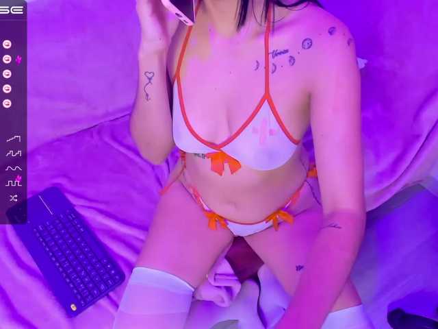 Live sex webcam photo for TianaRouse #275651325