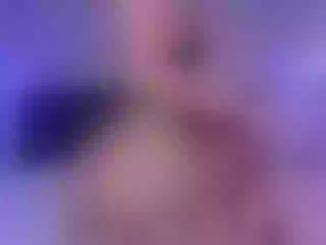 Live sex webcam photo for Tiara- #290185472