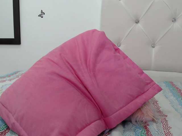 Live sex webcam photo for Tifany-Suarez #273136501